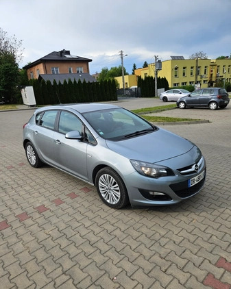 Opel Astra cena 24900 przebieg: 238000, rok produkcji 2014 z Krasnystaw małe 211